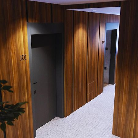 Hotel Solo 127 พริเซรน ภายนอก รูปภาพ