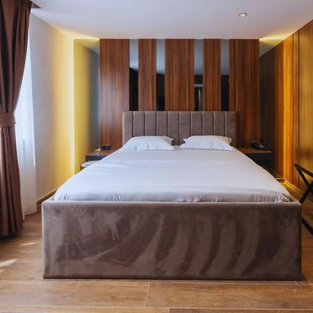 Hotel Solo 127 พริเซรน ภายนอก รูปภาพ