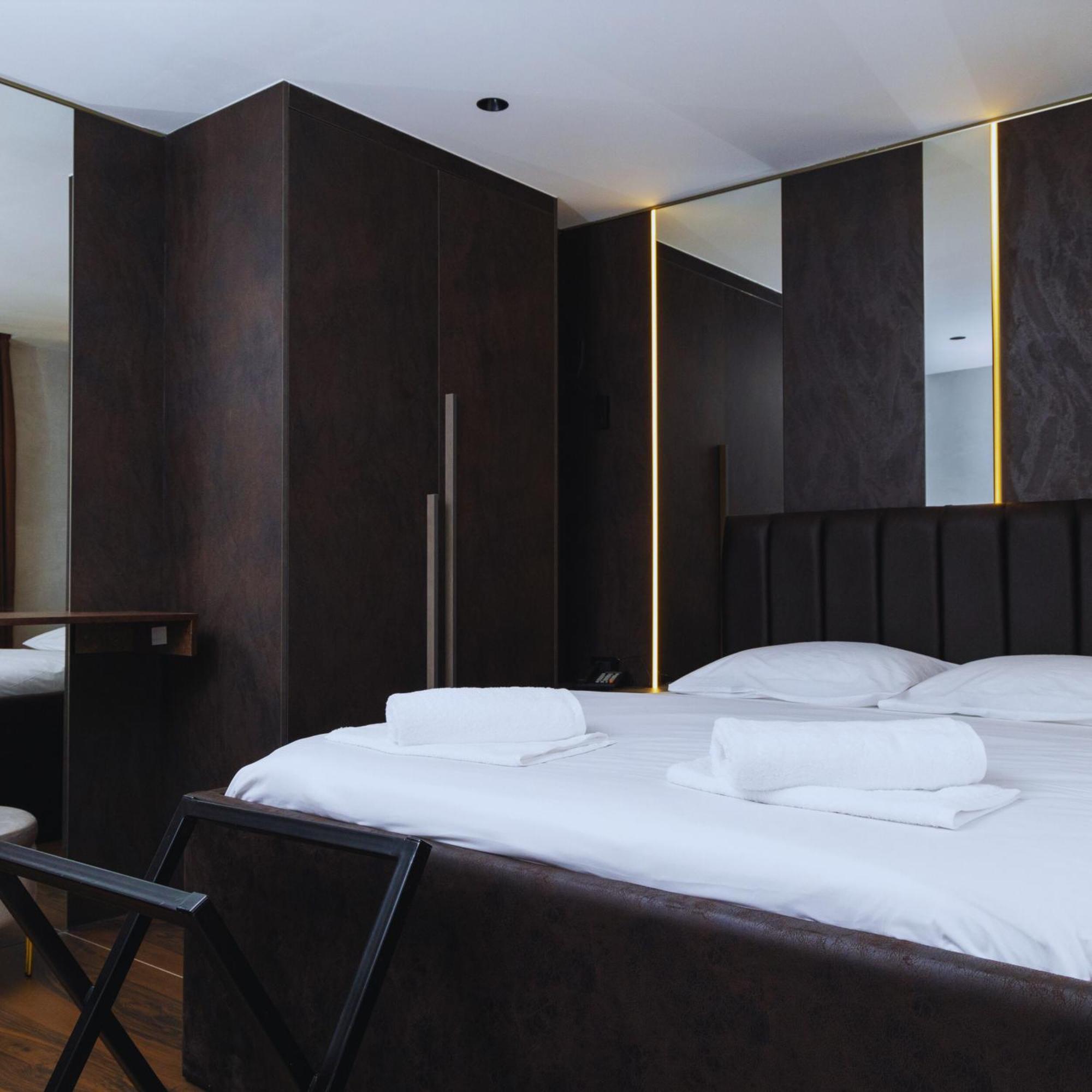 Hotel Solo 127 พริเซรน ภายนอก รูปภาพ