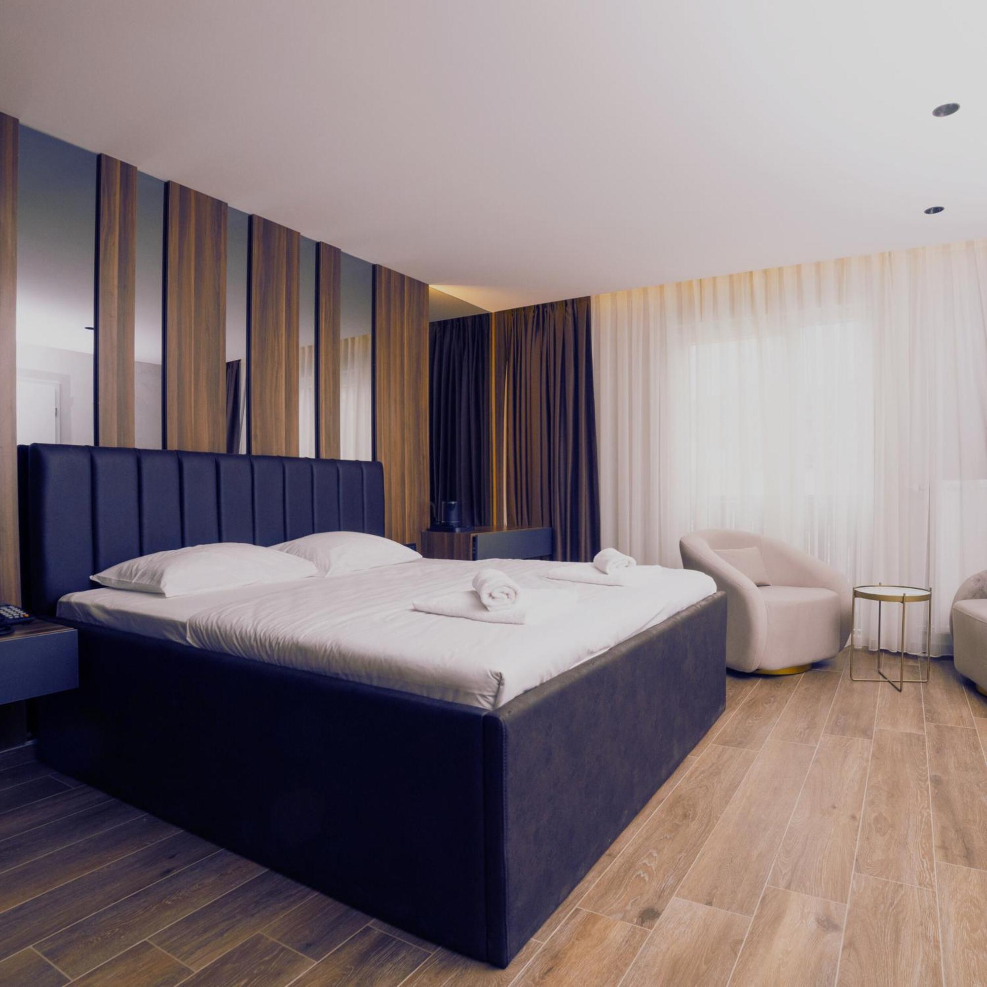 Hotel Solo 127 พริเซรน ภายนอก รูปภาพ