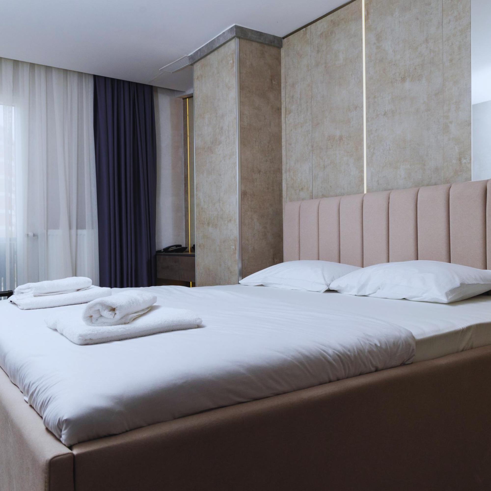 Hotel Solo 127 พริเซรน ภายนอก รูปภาพ