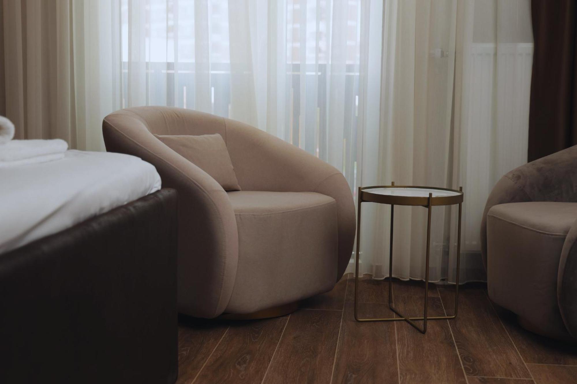 Hotel Solo 127 พริเซรน ภายนอก รูปภาพ