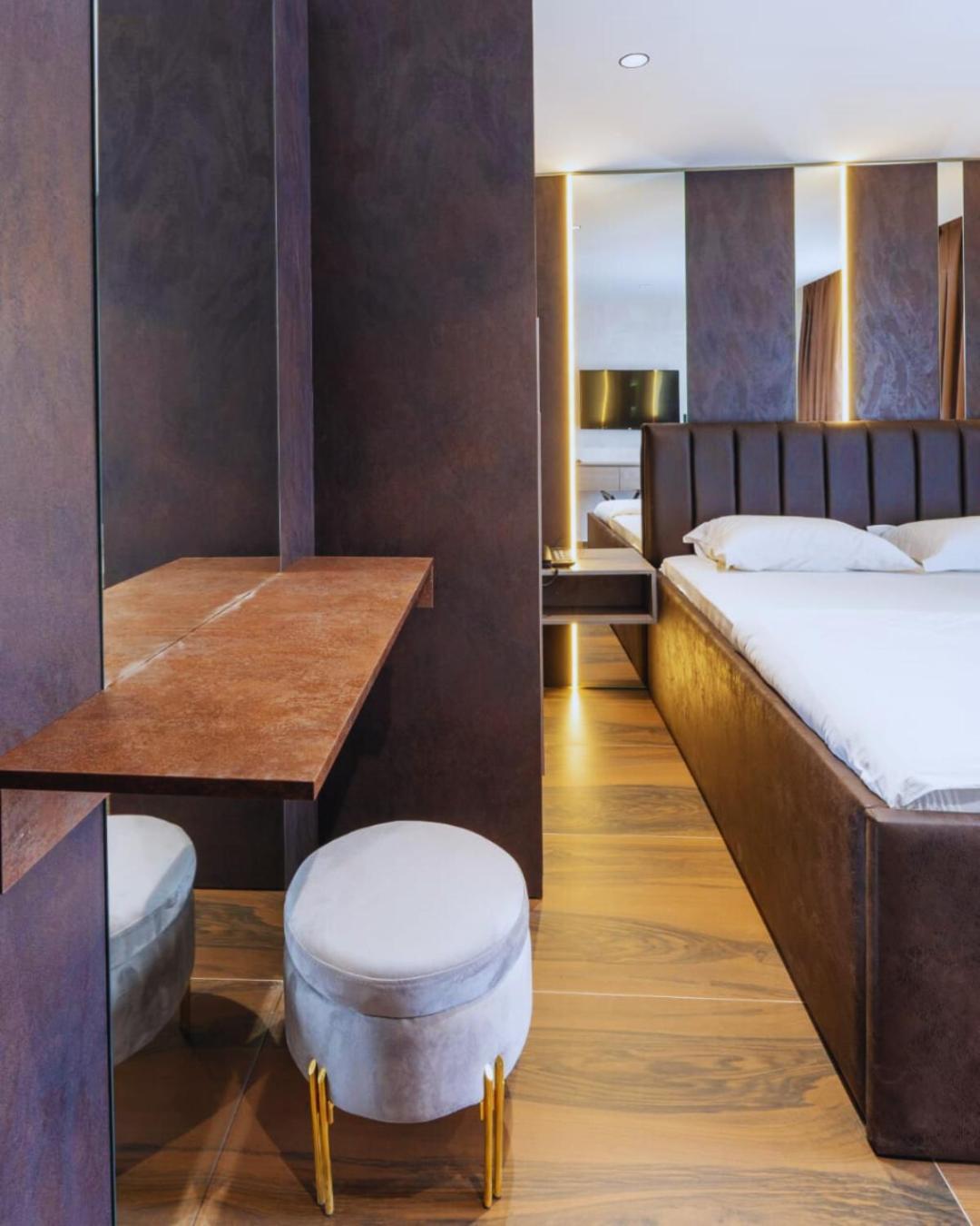 Hotel Solo 127 พริเซรน ภายนอก รูปภาพ